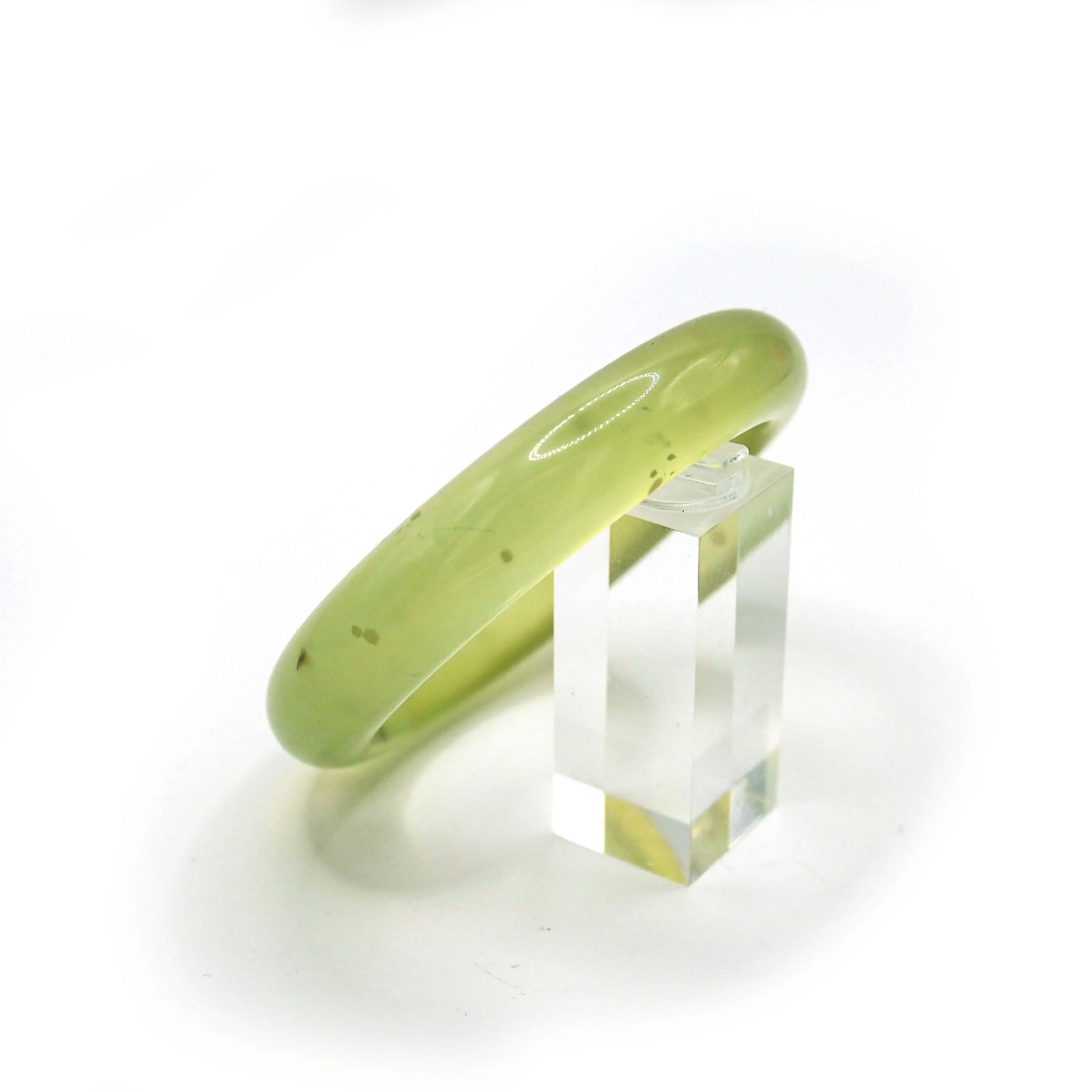 Yellow Green Jade Bangle – Translucent Bracelet with Osmanthus and Snowflake Veining Miruzi