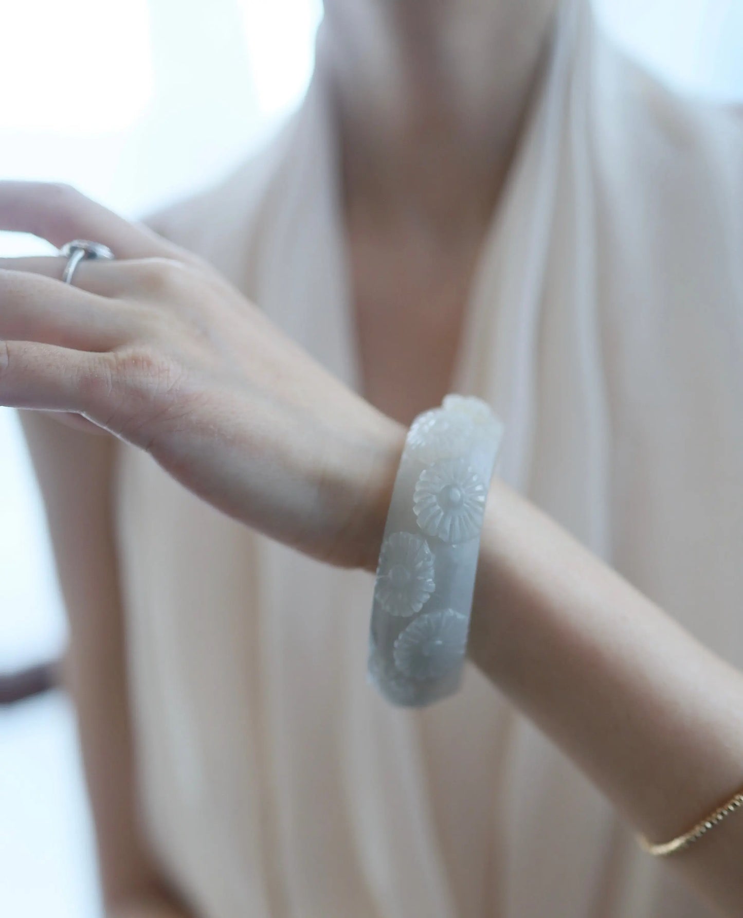 Daisy Bracelet – Carved Mongolian Jade Bangle in Smoky White and Charcoal Tones Miruzi