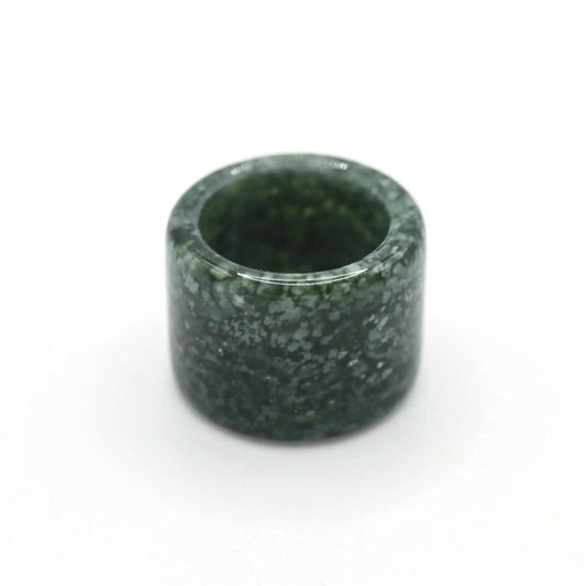 Green Minimalist Jade Ring – Glossed Serpentine Band in Earth Moss Miruzi