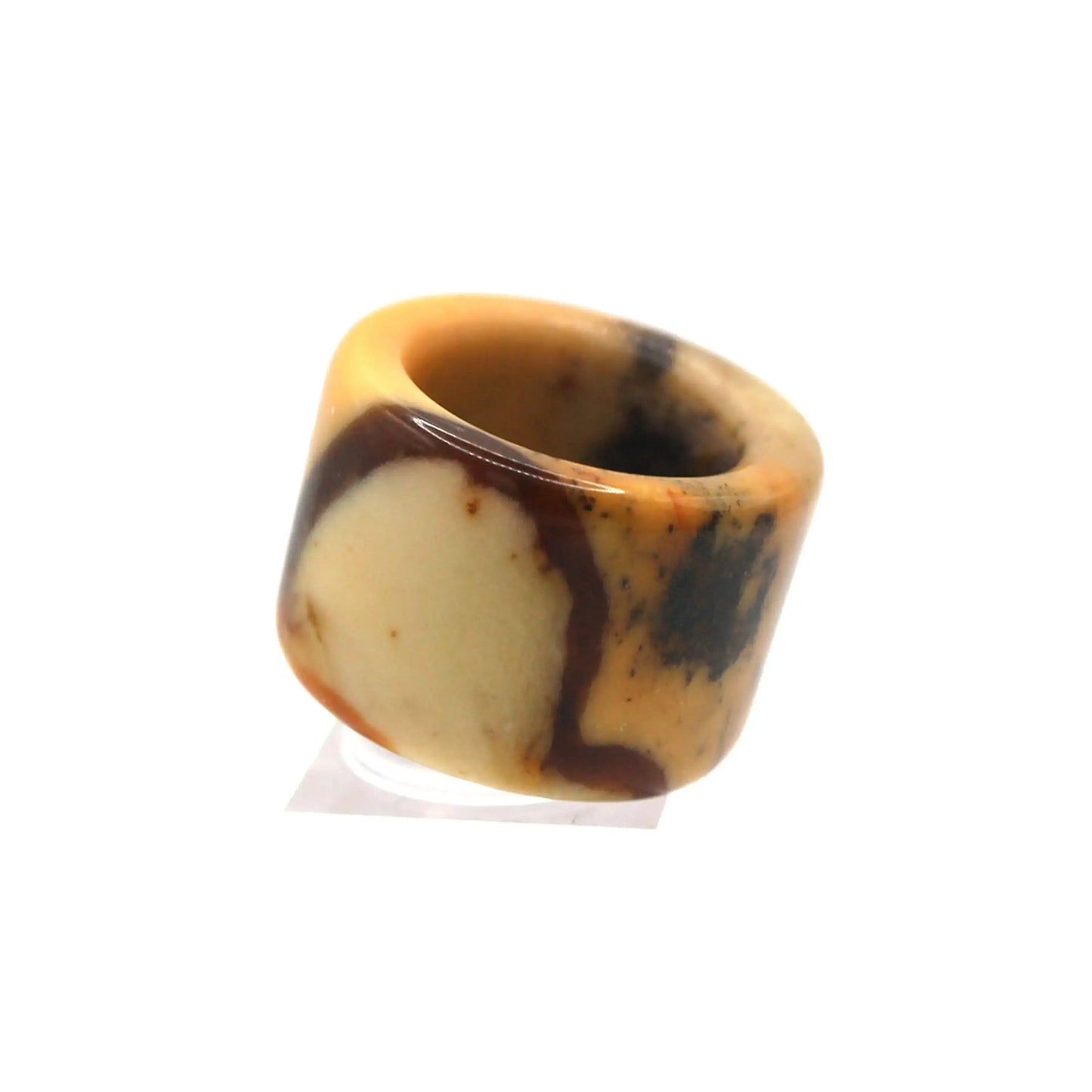 Red Vein Minimalist Jade Ring – Natural Jade Band with Icy Crimson Inclusions Miruzi