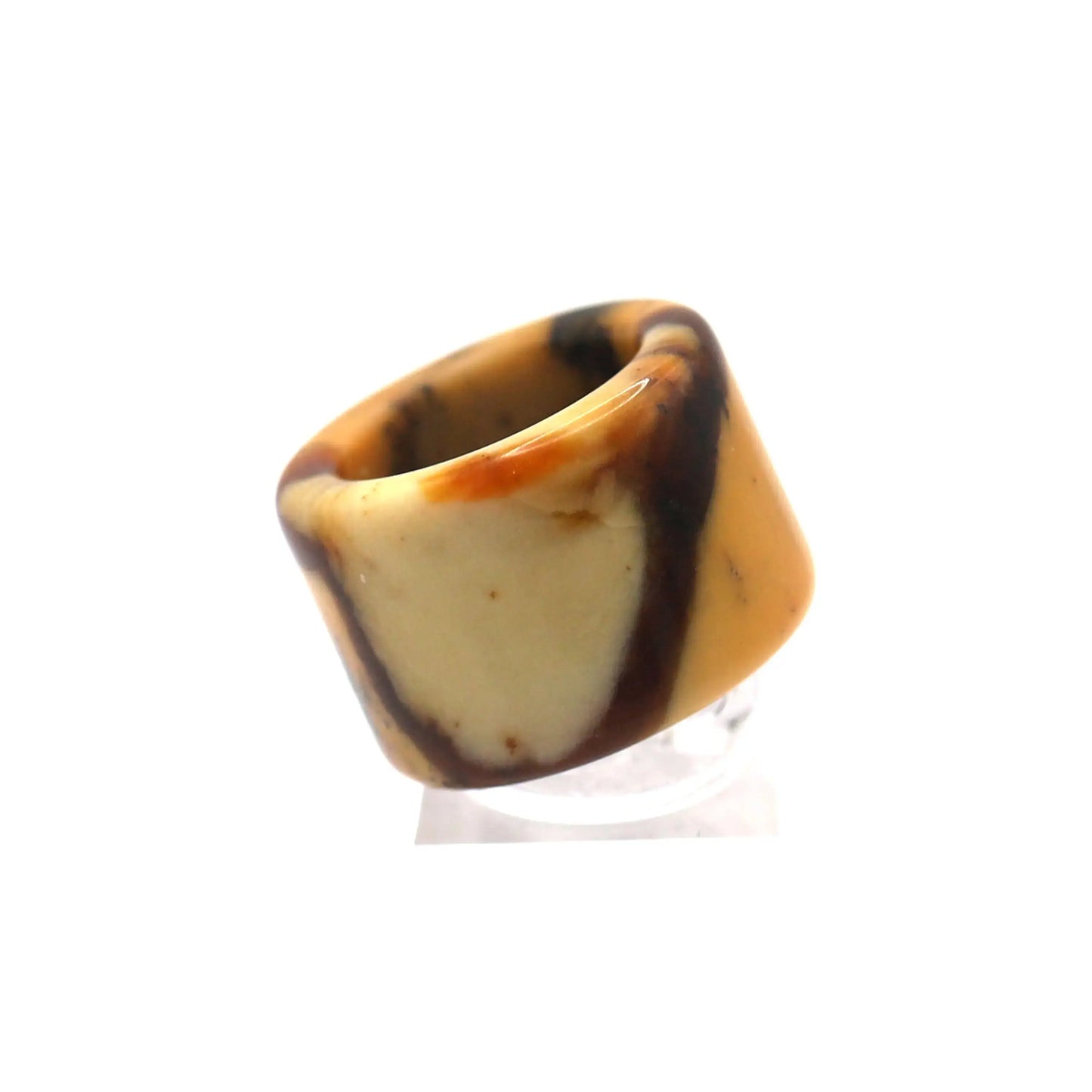 Red Vein Minimalist Jade Ring – Natural Jade Band with Icy Crimson Inclusions Miruzi