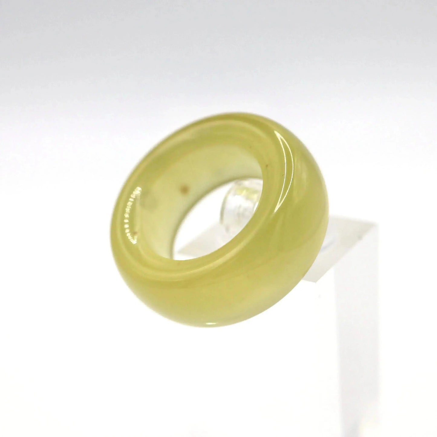 Minimalist Yellow Jade Ring – Polished Serpentine Band in Translucent Sunlight Tone Miruzi