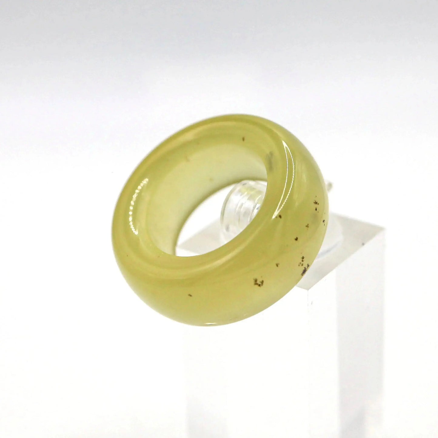 Minimalist Yellow Jade Ring – Polished Serpentine Band in Translucent Sunlight Tone Miruzi