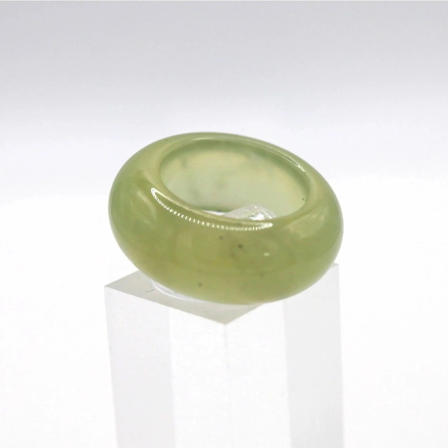 Minimalist Yellow Jade Ring – Polished Serpentine Band in Translucent Sunlight Tone Miruzi