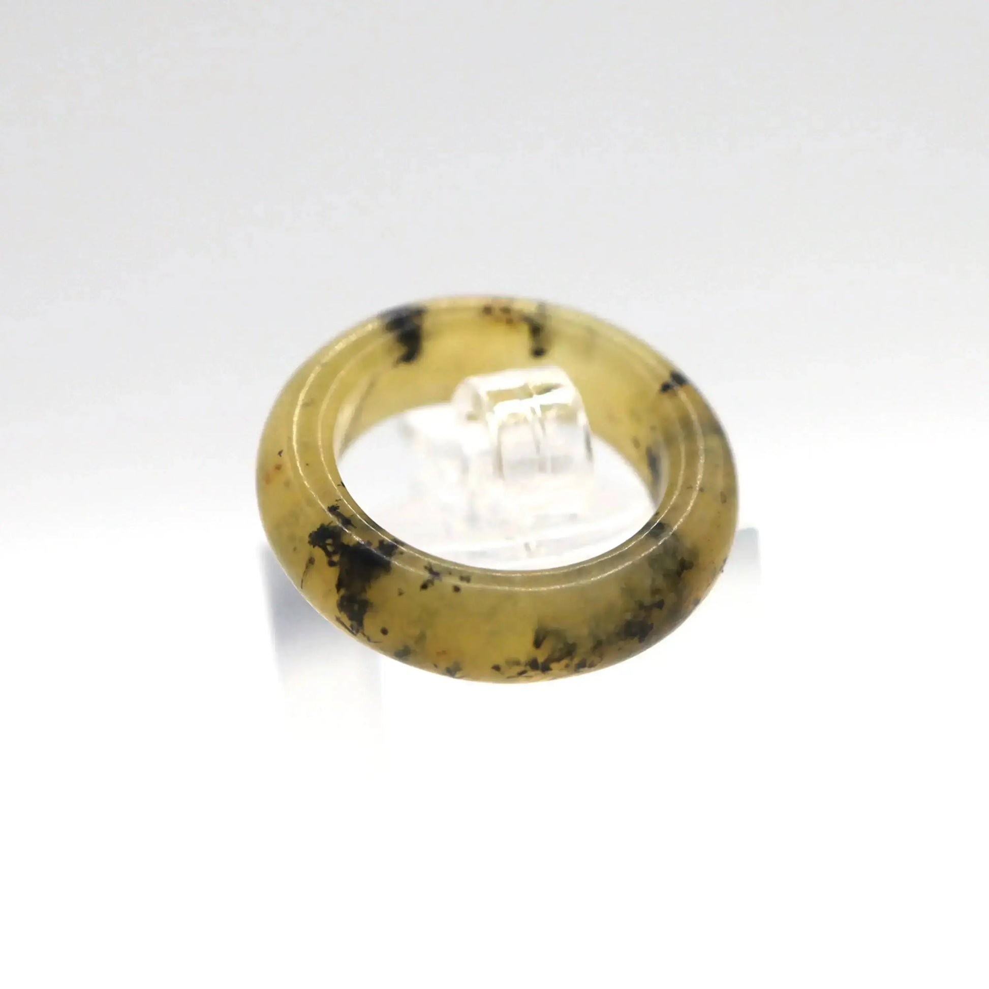 Floral Minimalist Jade Ring – Translucent Serpentine with Natural Grass-Like Pattern Miruzi