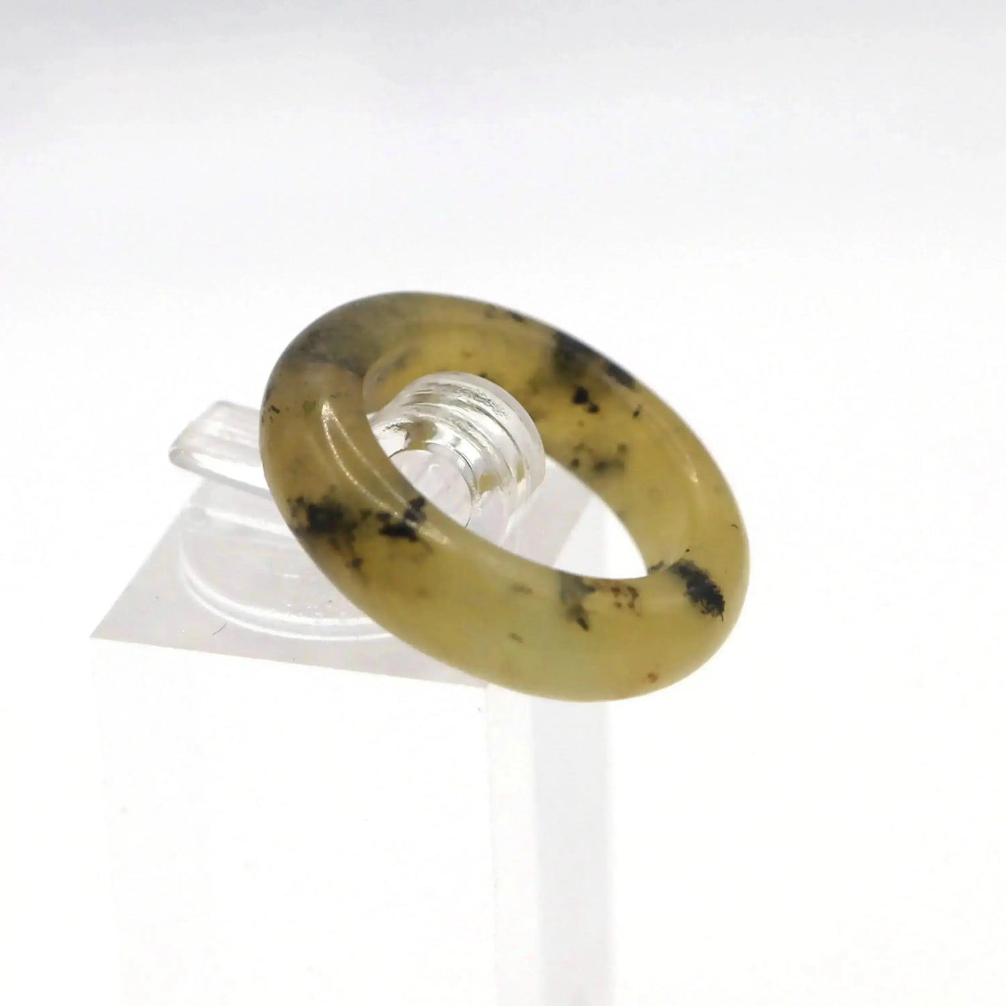 Floral Minimalist Jade Ring – Translucent Serpentine with Natural Grass-Like Pattern Miruzi