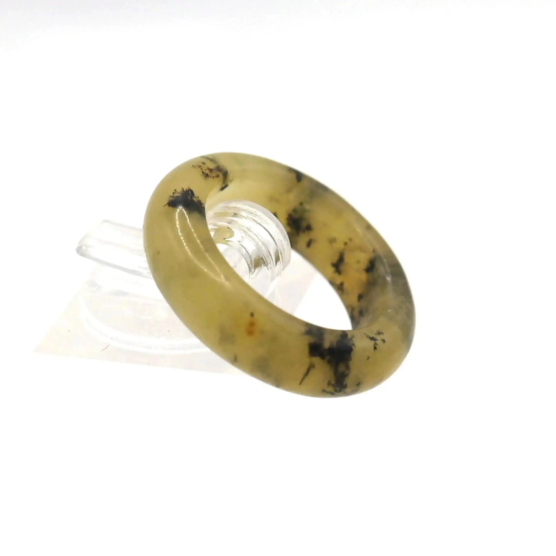 Floral Minimalist Jade Ring – Translucent Serpentine with Natural Grass-Like Pattern Miruzi