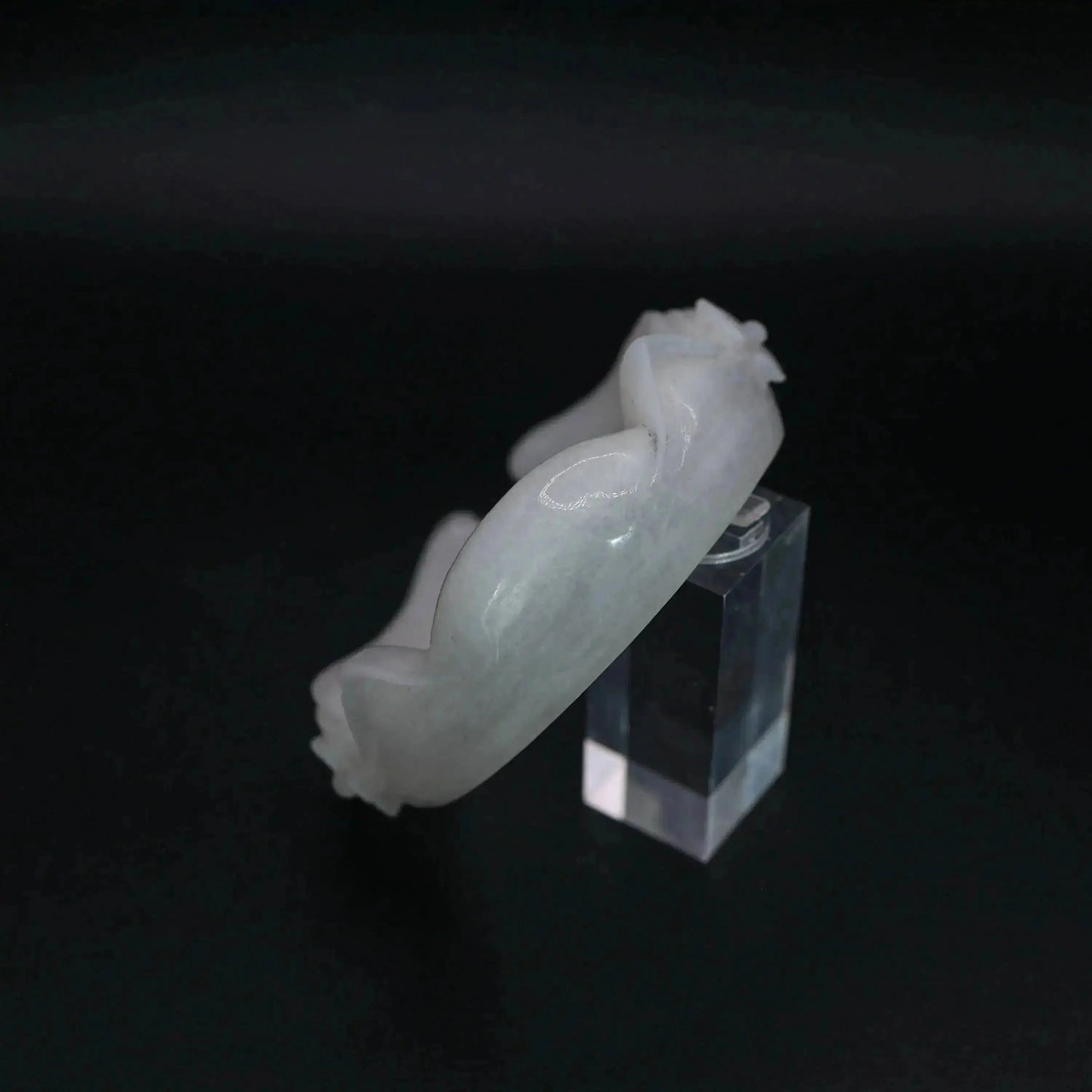 Smooth quartzite jade bracelet in opaque white with expressive cat ears and detailed floral engravings, handmade and unique – Miruzi