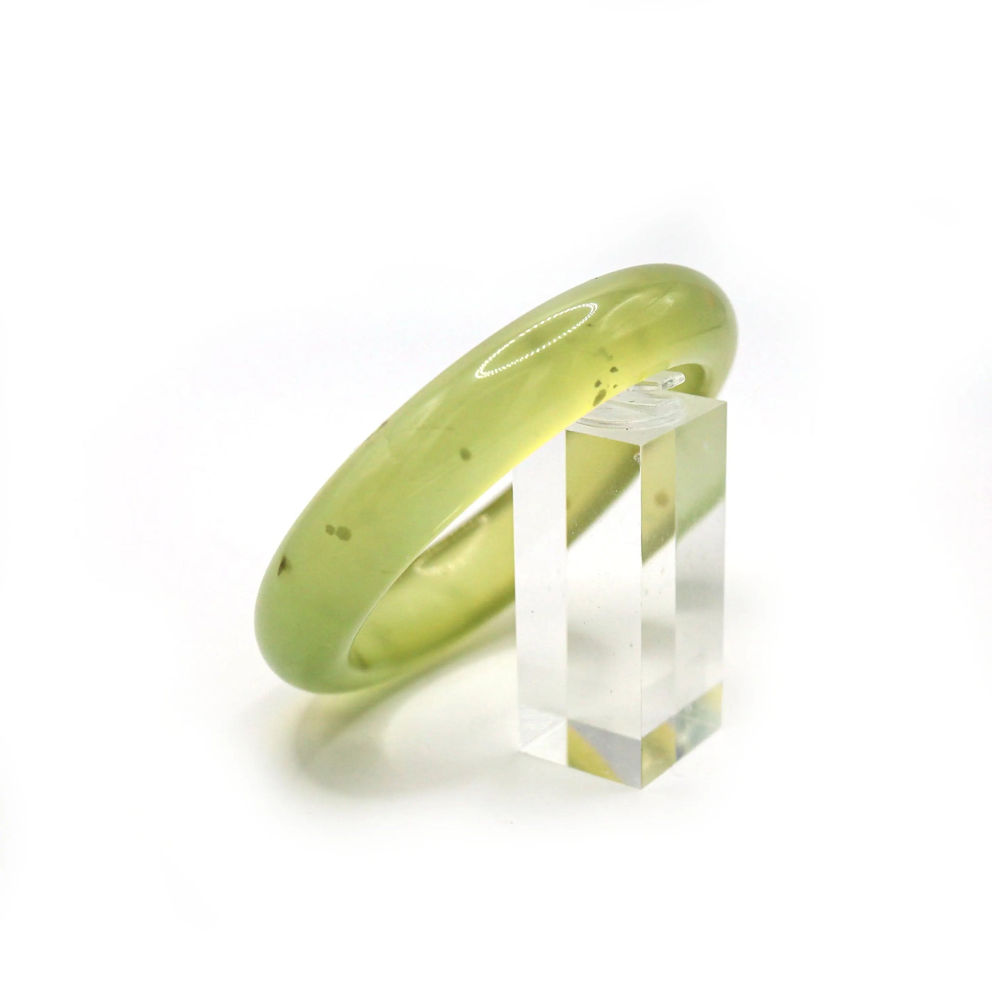 Yellow Green Jade Bangle – Translucent Bracelet with Osmanthus and Snowflake Veining Miruzi