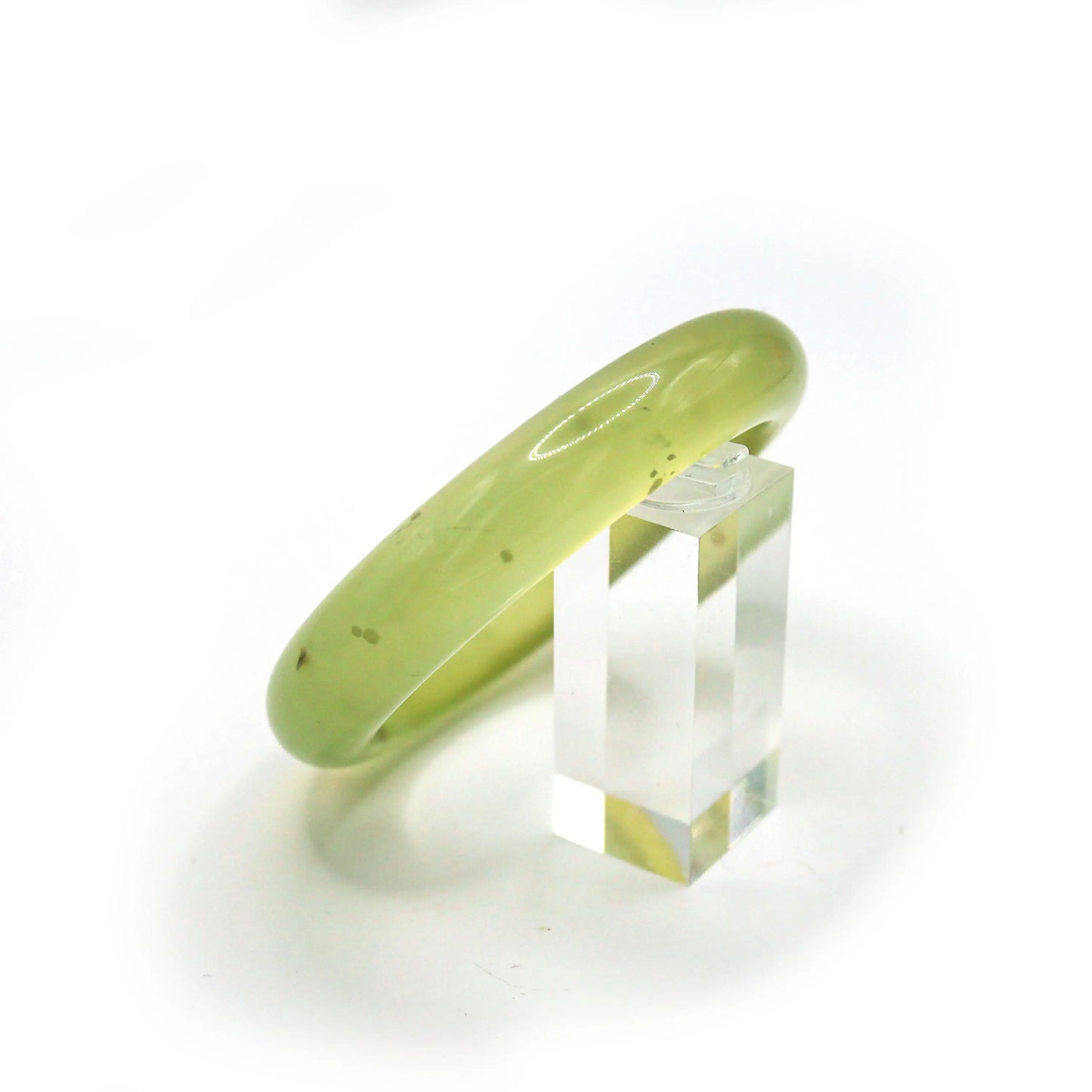 Yellow Green Jade Bangle – Translucent Bracelet with Osmanthus and Snowflake Veining Miruzi