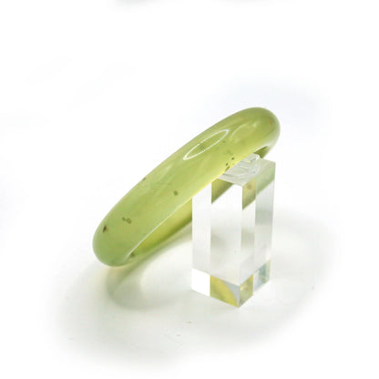 Yellow Green Jade Bangle – Translucent Bracelet with Osmanthus and Snowflake Veining Miruzi