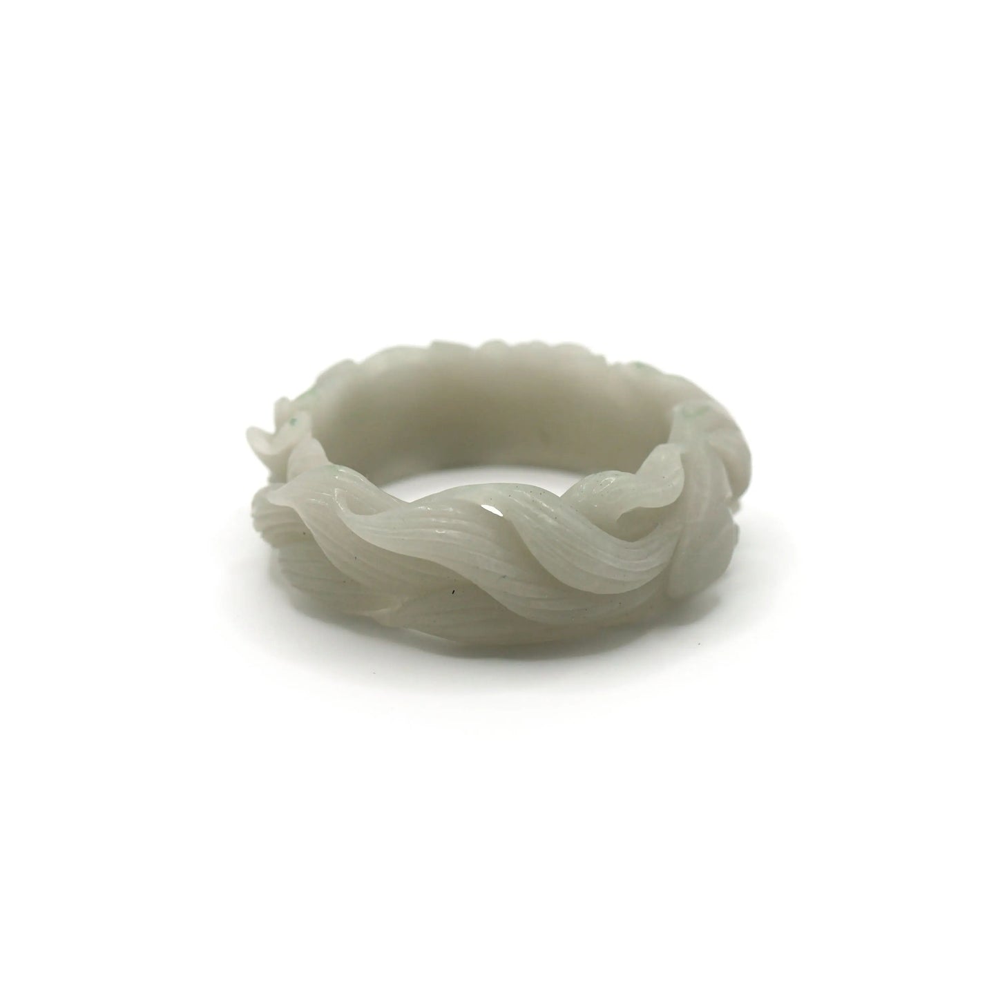Sculptural jade bangle with serene fox and blooming flower motifs, inspired by Japanese and Chinese mythology – Miruzi