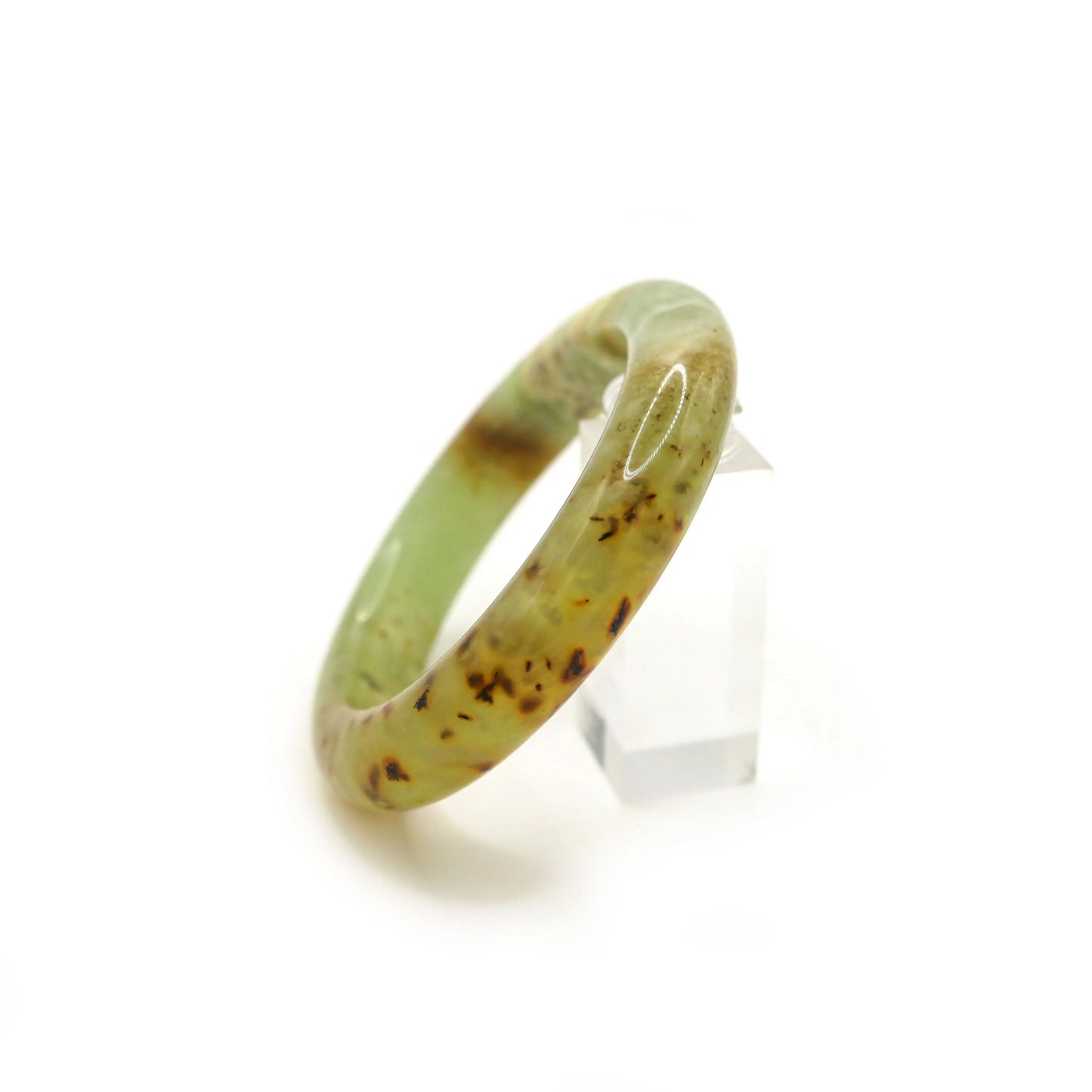 Botanical-Inspired Styling – Honey Jade Bracelet with Citrus and Soft Textiles Miruzi