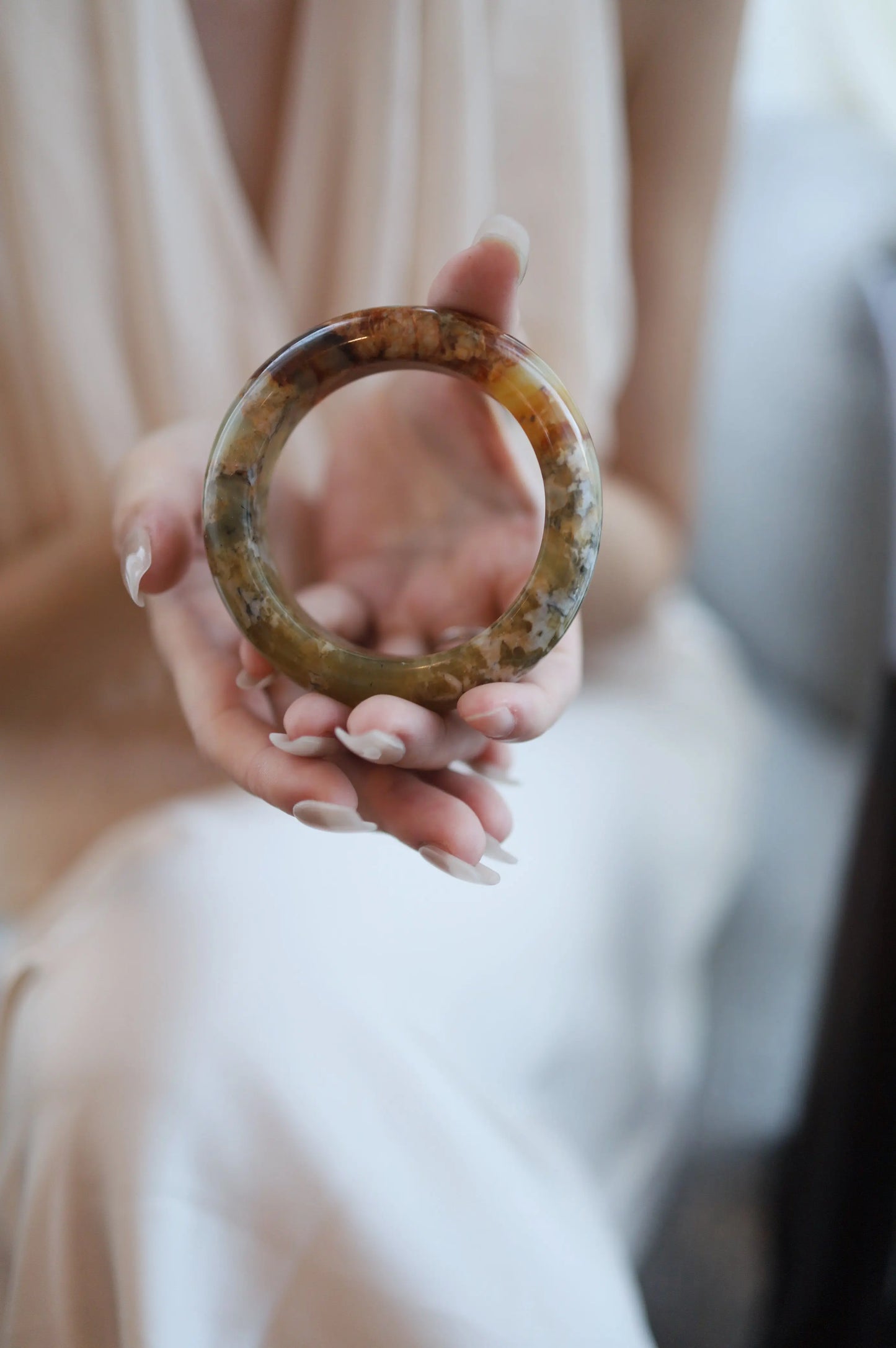 Golden Jade Stone Bangle – Ice-Translucent Mongolian Jade with Natural Color Flow Miruzi