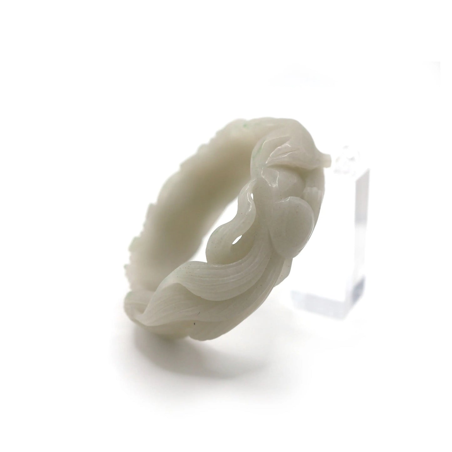 Full-circle jade bracelet with a sleeping fox and regal peony carved in high relief, balancing protection and elegance – Miruzi