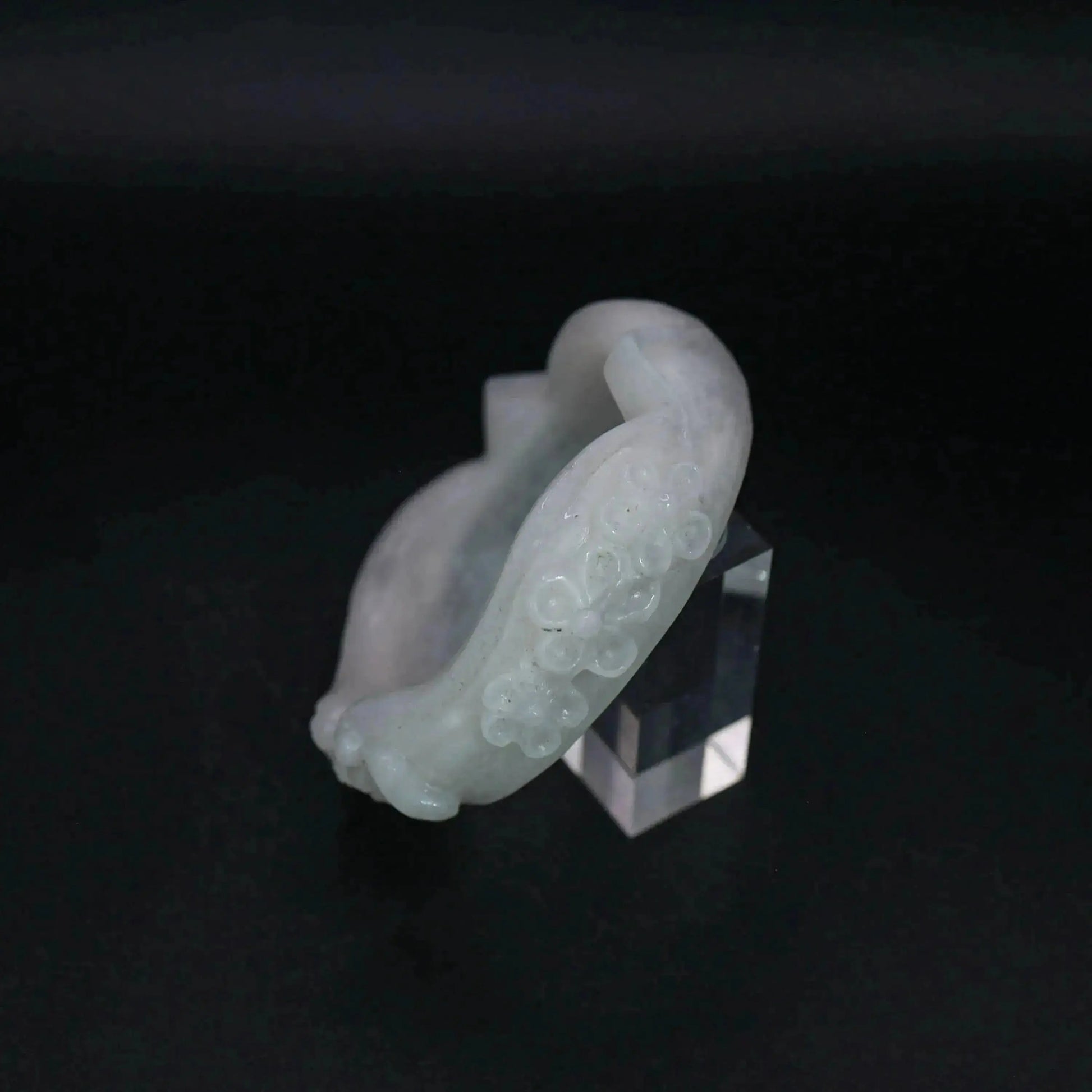 Quartzite jade bangle sized for smaller wrists, decorated with whimsical cat ears, paw marks, and scattered flower carvings – Miruzi
