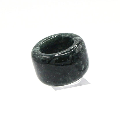 Green Minimalist Jade Ring – Glossed Serpentine Band in Earth Moss Miruzi
