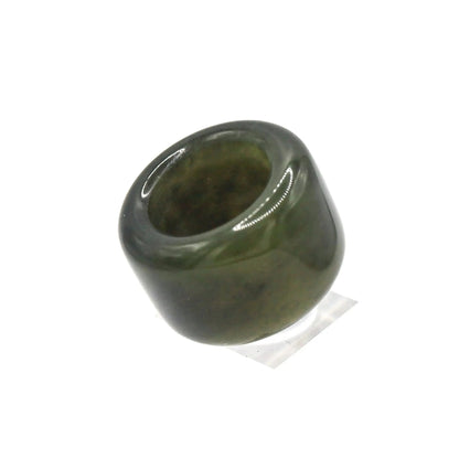 Green Minimalist Jade Ring – Glossed Serpentine Band in Earth Moss Miruzi
