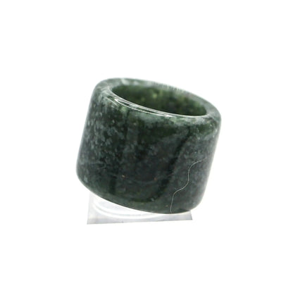 Green Minimalist Jade Ring – Glossed Serpentine Band in Earth Moss Miruzi