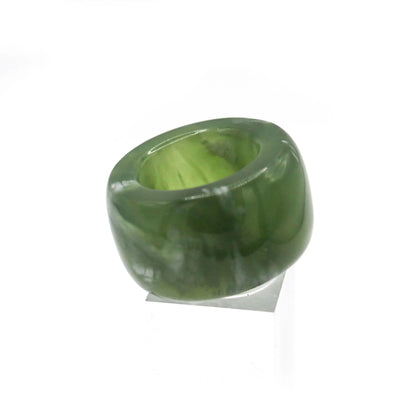 Green Minimalist Jade Ring – Glossed Serpentine Band in Earth Moss Miruzi