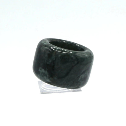 Green Minimalist Jade Ring – Glossed Serpentine Band in Earth Moss Miruzi