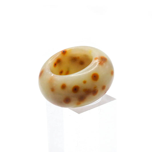 Rounded Solid Jade Ring – Ember Dot in Beige Serpentine Miruzi