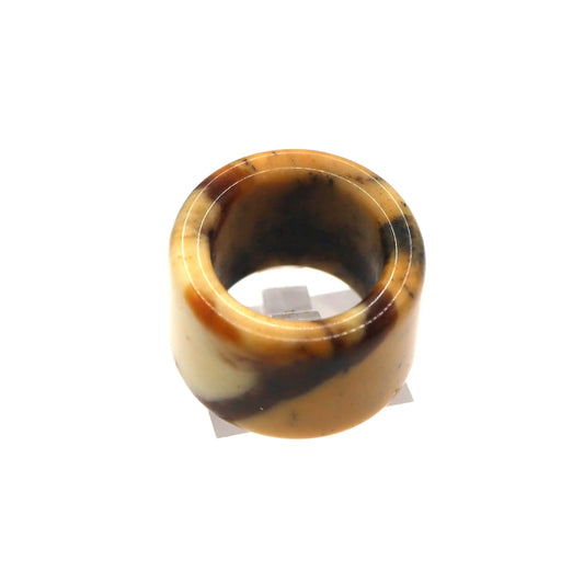 Red Vein Minimalist Jade Ring – Natural Jade Band with Icy Crimson Inclusions Miruzi