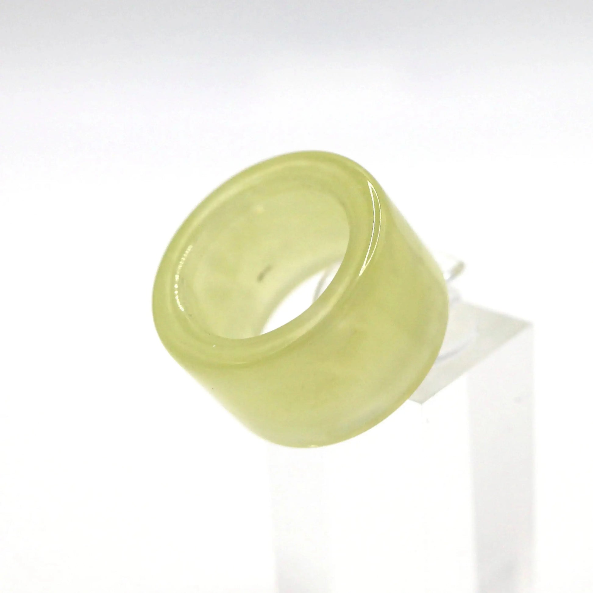 Minimalist Yellow Jade Ring – Polished Serpentine Band in Translucent Sunlight Tone Miruzi