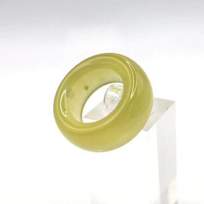 Minimalist Yellow Jade Ring – Polished Serpentine Band in Translucent Sunlight Tone Miruzi