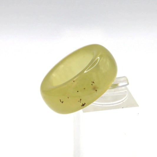 Minimalist Yellow Jade Ring – Polished Serpentine Band in Translucent Sunlight Tone Miruzi