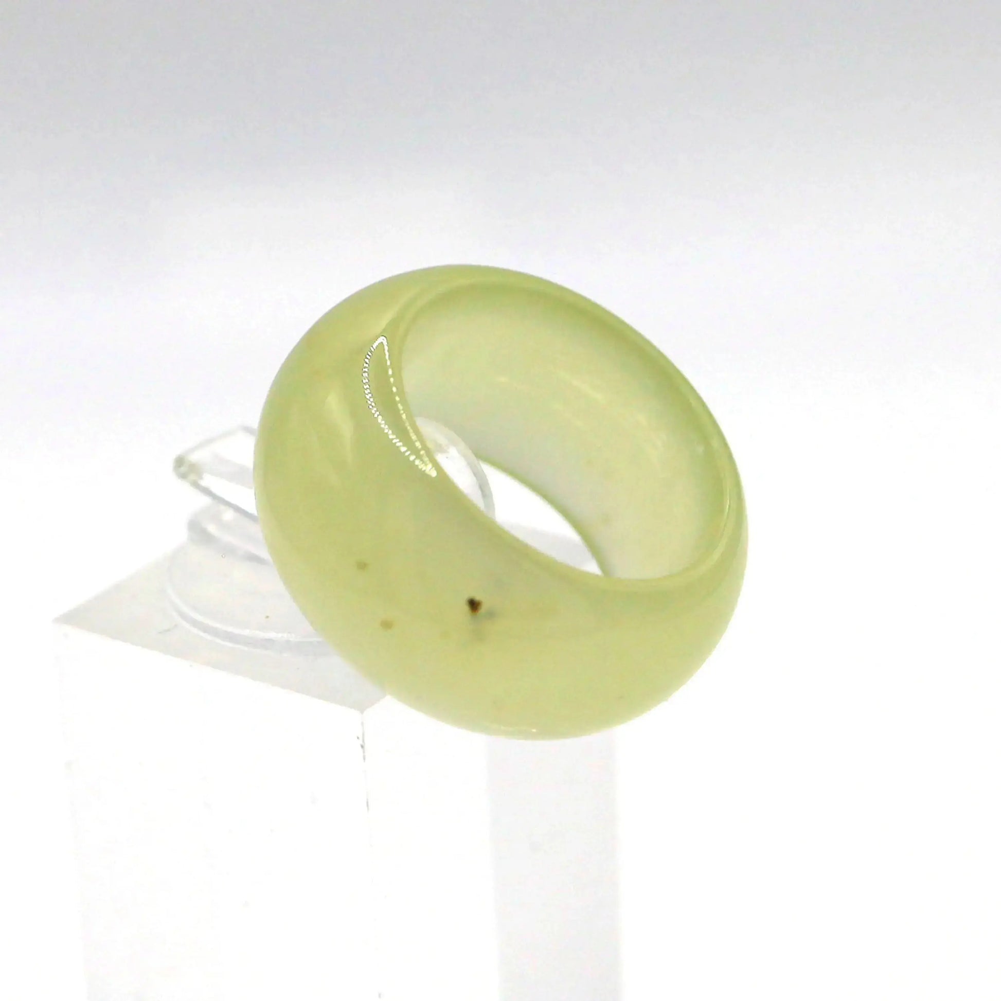 Minimalist Yellow Jade Ring – Polished Serpentine Band in Translucent Sunlight Tone Miruzi