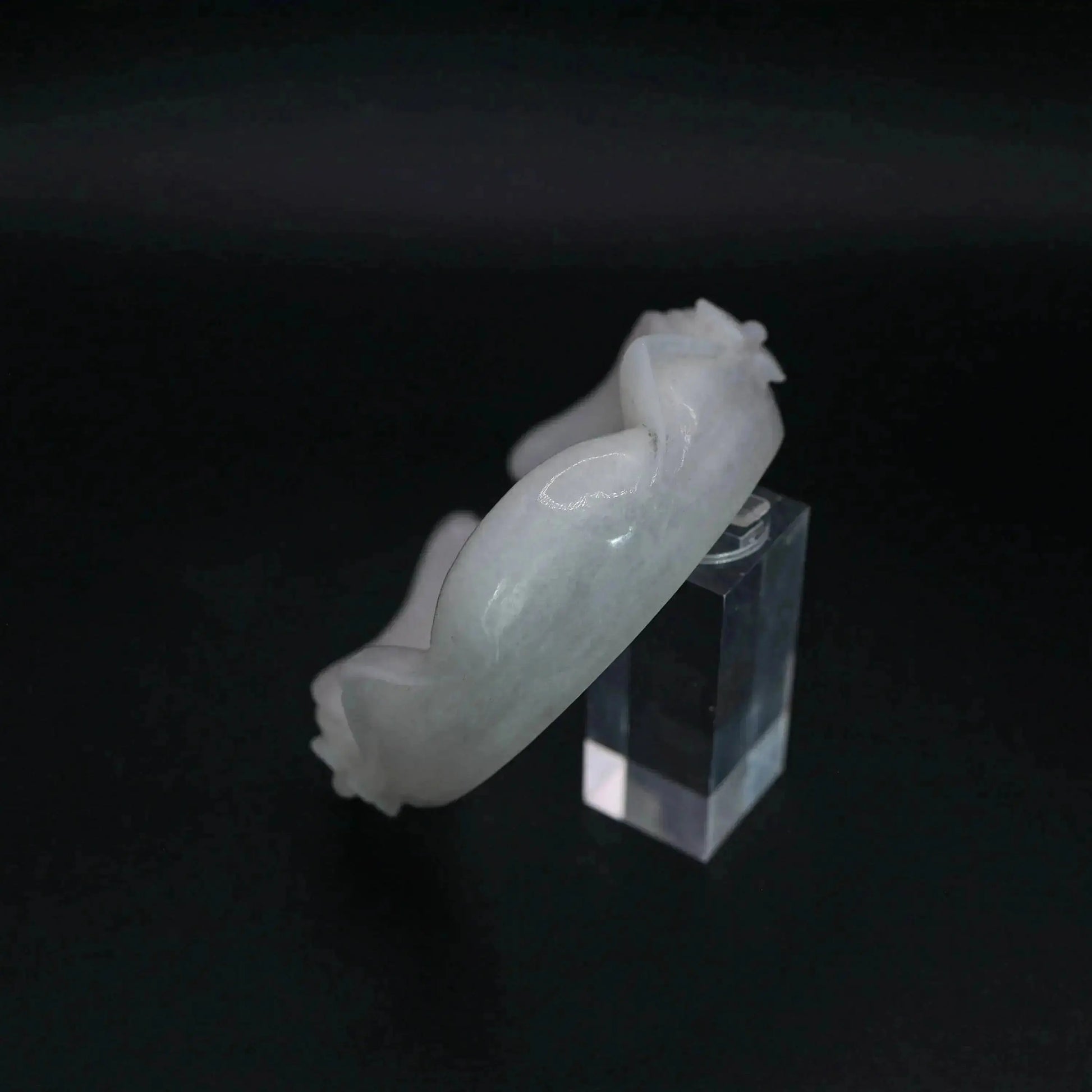 Smooth quartzite jade bracelet in opaque white with expressive cat ears and detailed floral engravings, handmade and unique – Miruzi


