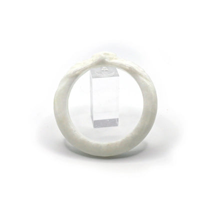 Slim quartzite jade bracelet featuring graceful motifs that represent emotional lightness and care in wearable form – Miruzi