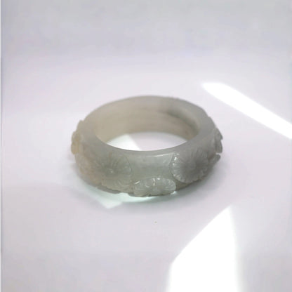 Daisy Bracelet – Carved Mongolian Jade Bangle in Smoky White and Charcoal Tones Miruzi