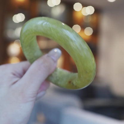 Yellow Jade Stone Bangle – Ice-Translucent Botanical Design